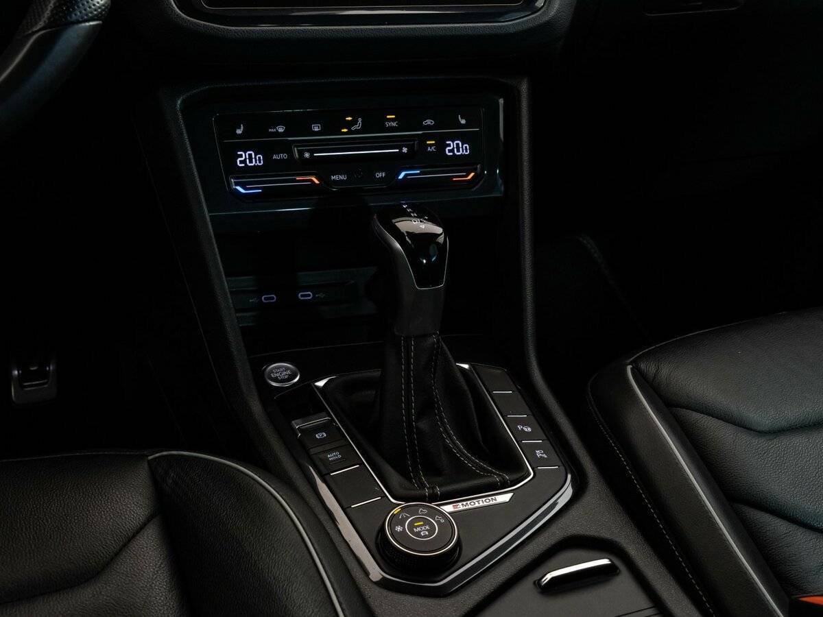 Volkswagen Tiguan, 2021 Фото №14