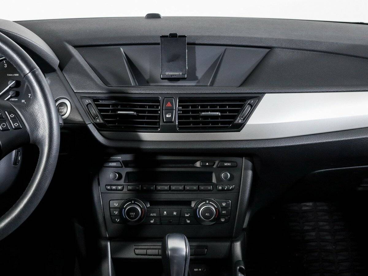 BMW X1 18i, 2014 Фото №10