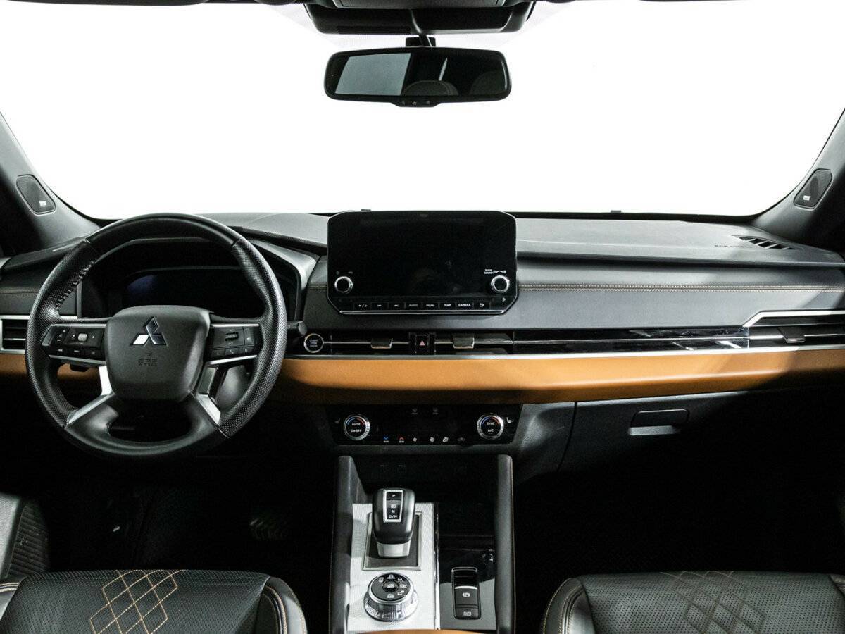 Mitsubishi Outlander, 2023 Фото №13