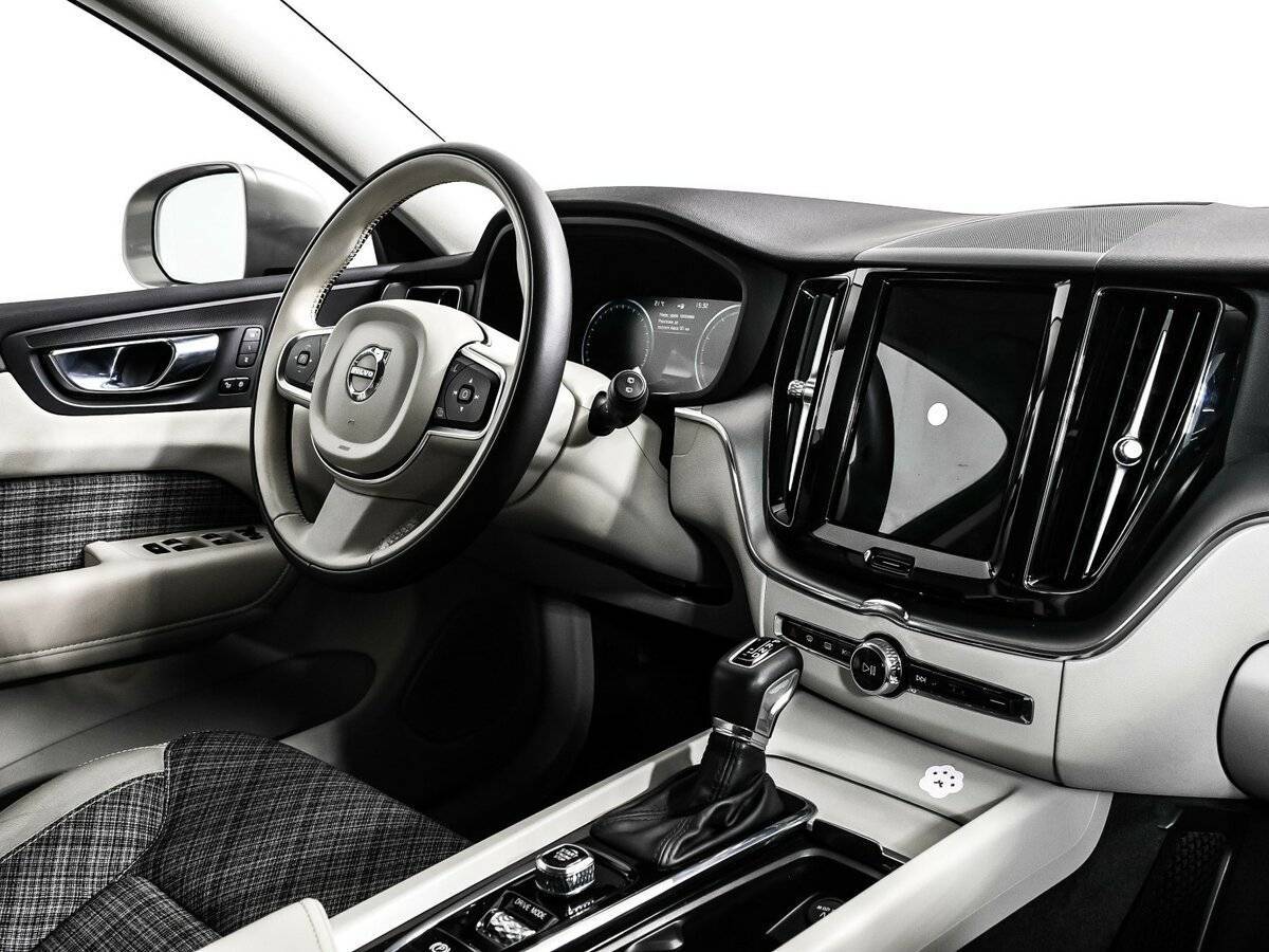 Volvo XC60, 2020 Фото №9