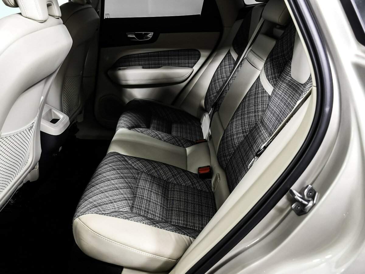 Volvo XC60, 2020 Фото №13