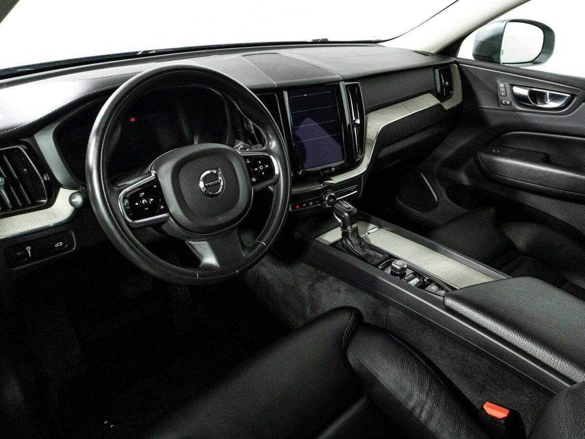 Volvo XC60, 2020 Фото №11