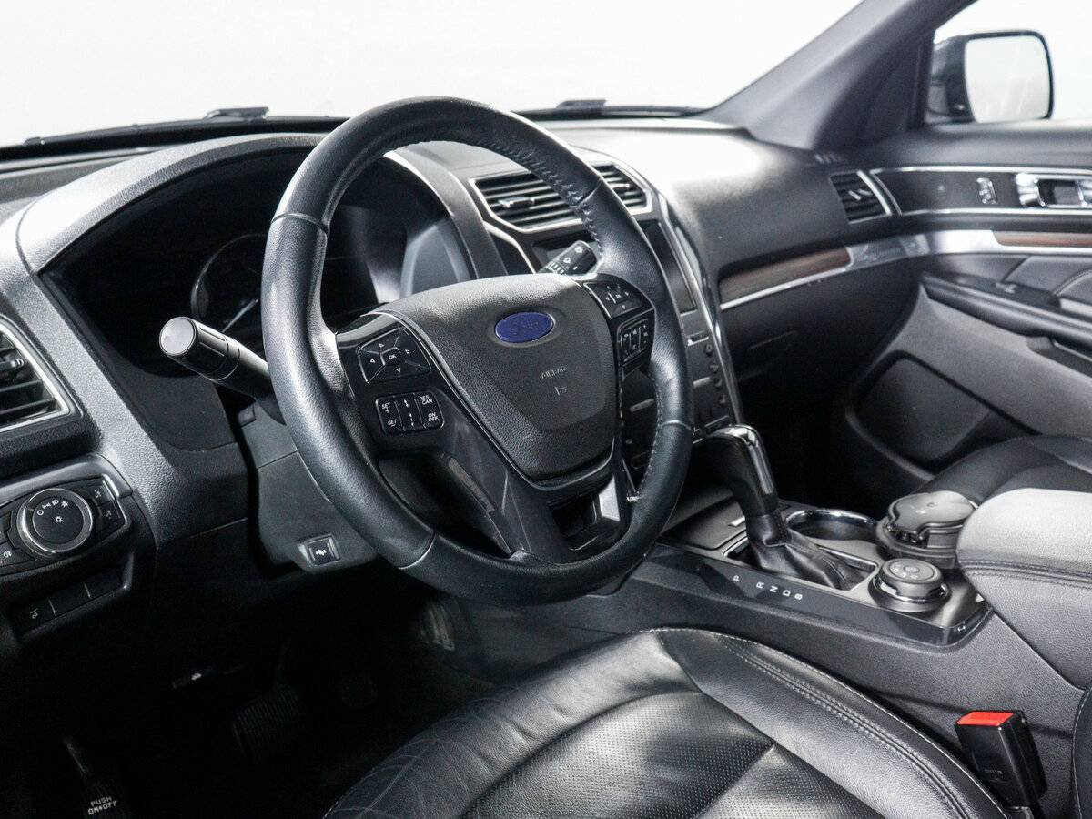 Ford Explorer, 2017 Фото №14
