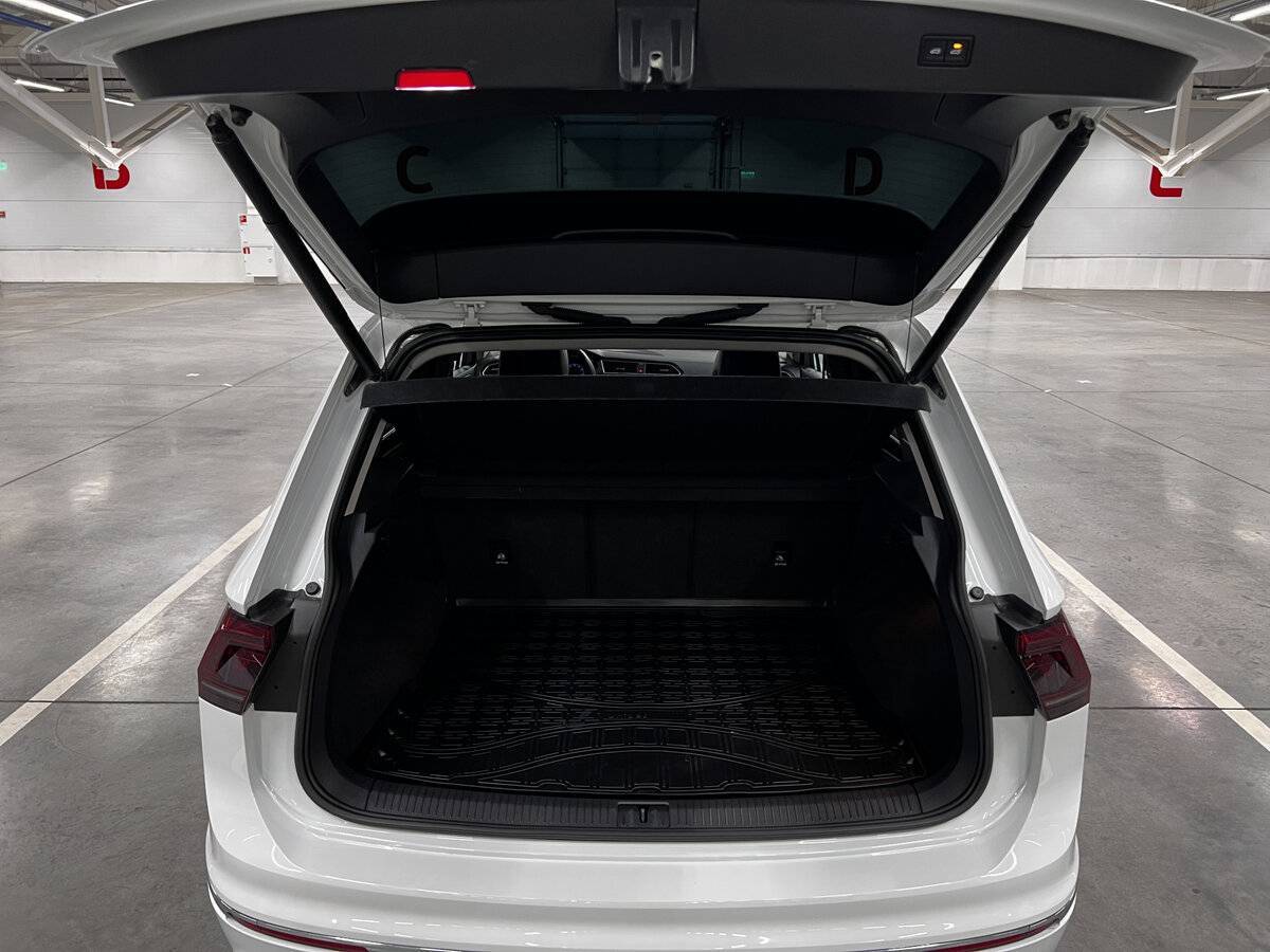 Volkswagen Tiguan, 2019 Фото №10