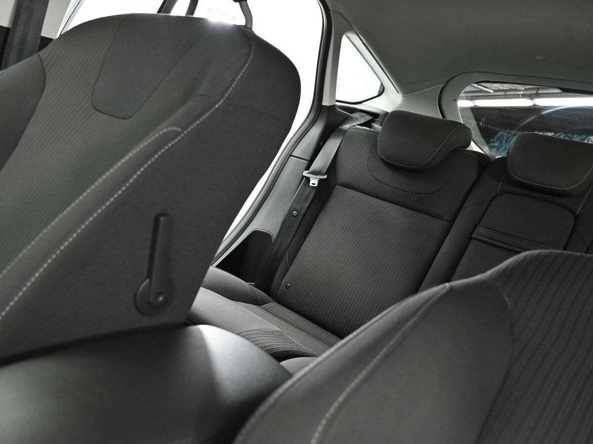 Ford Focus, 2011 Фото №12