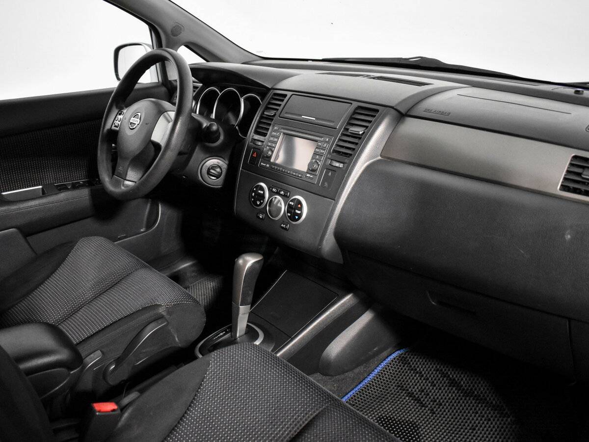 Nissan Tiida, 2010 Фото №13