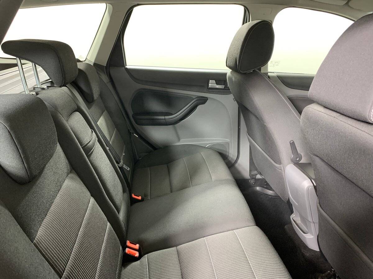 Ford Focus, 2010 Фото №17