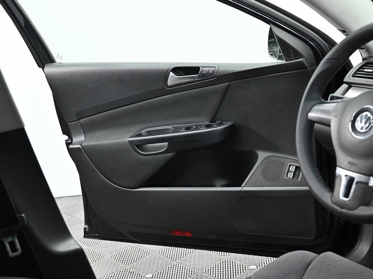 Volkswagen Passat, 2010 - 183 000 км. | Фото №6