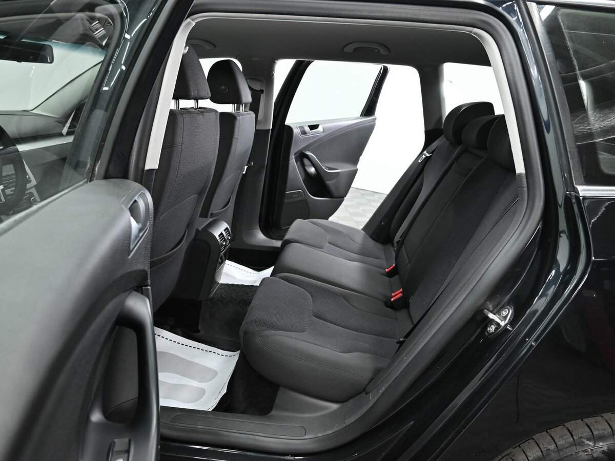 Volkswagen Passat, 2010 Фото №15