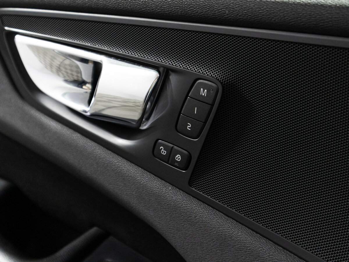Volvo XC60, 2019 Фото №17