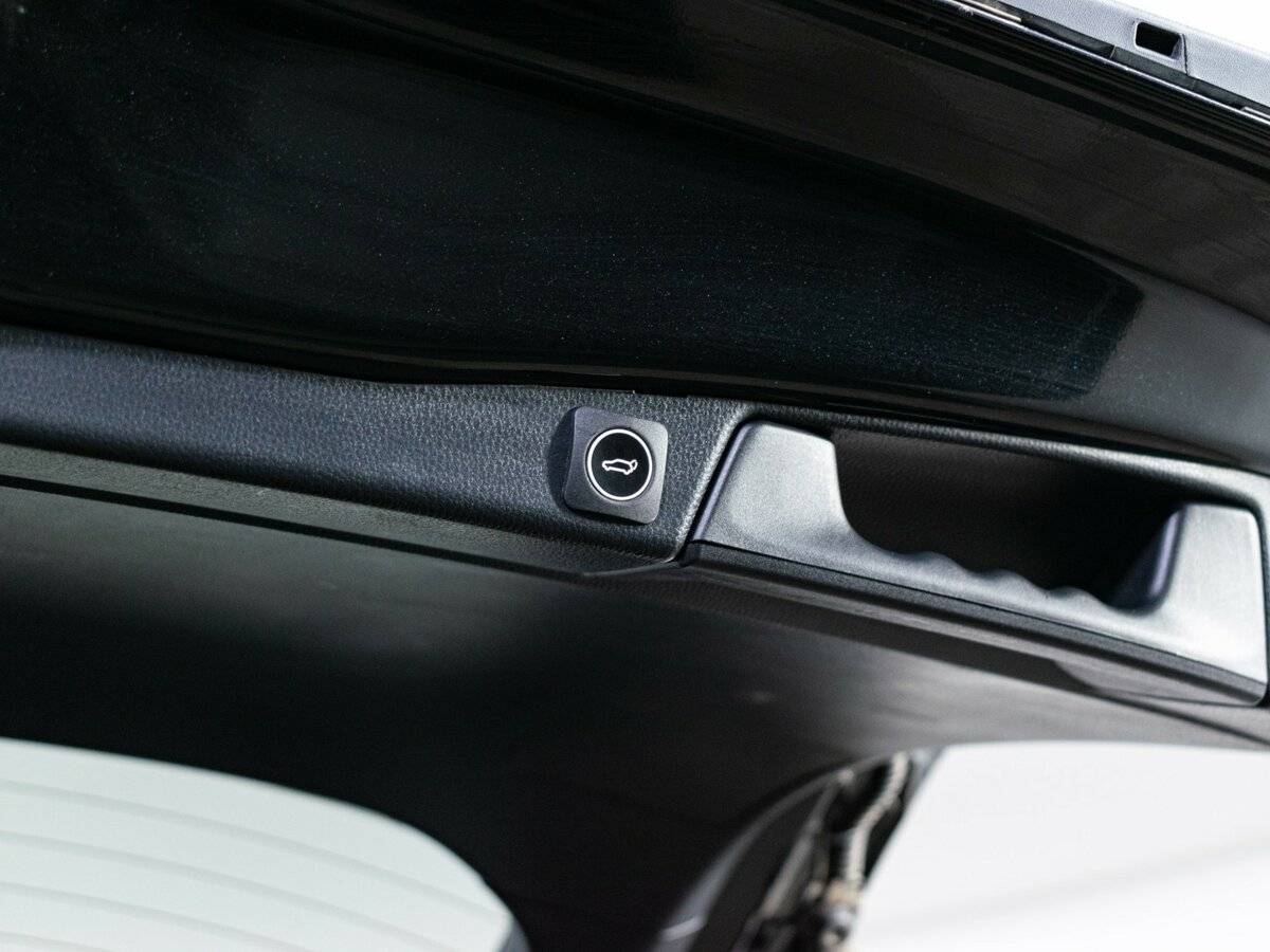 Toyota RAV4, 2023 Фото №10