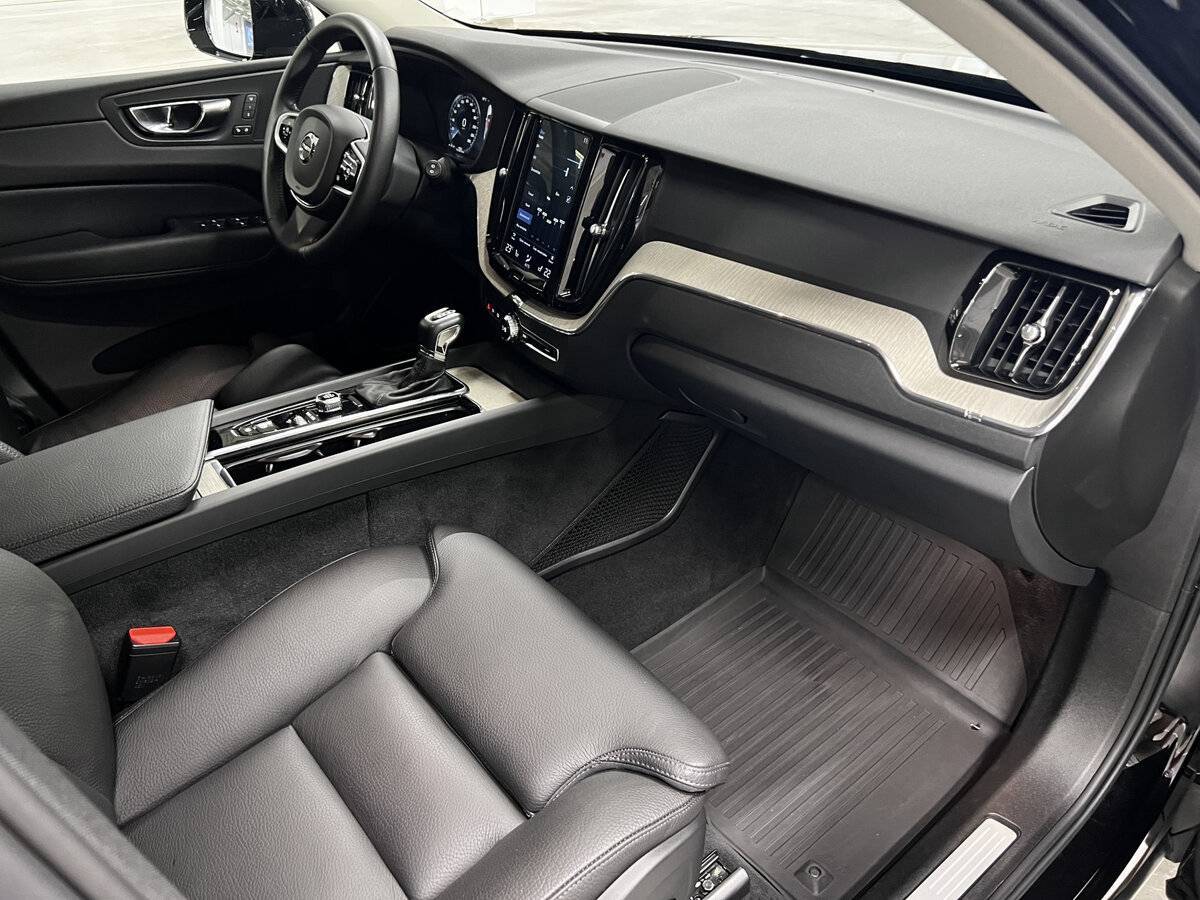 Volvo XC60, 2018 Фото №11