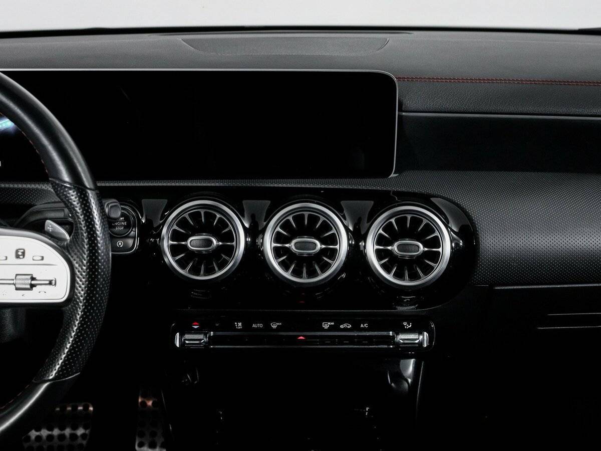 Mercedes-Benz CLA 200, 2019 Фото №13