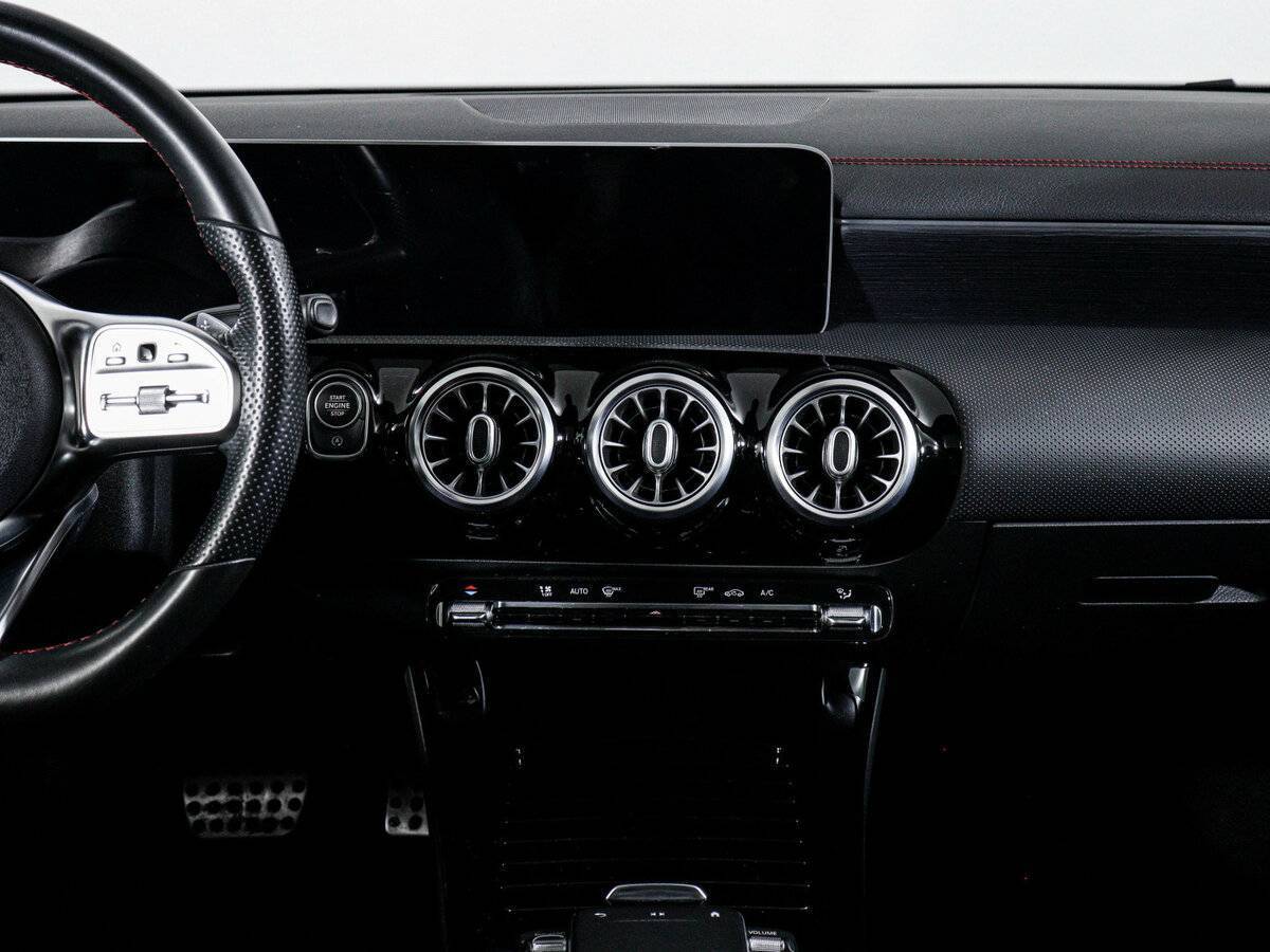 Mercedes-Benz CLA 200, 2019 Фото №13