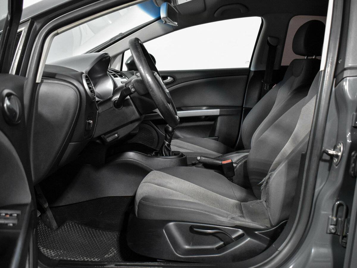 SEAT Leon, 2010 Фото №10