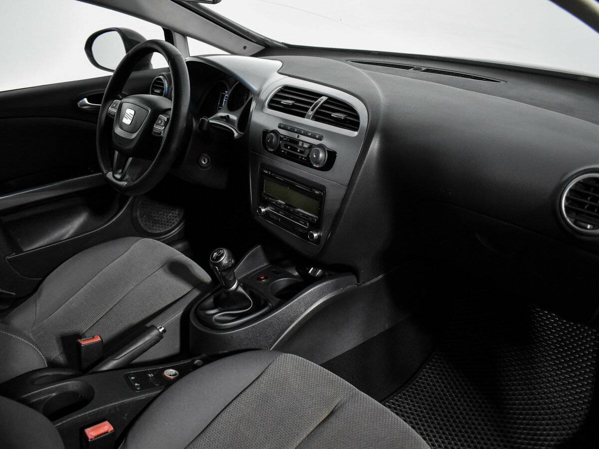 SEAT Leon, 2010 Фото №13