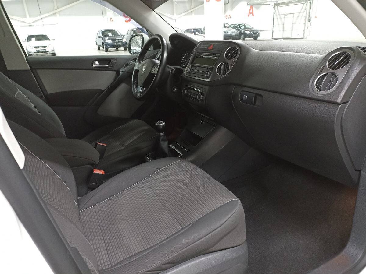 Volkswagen Tiguan, 2010 Фото №11