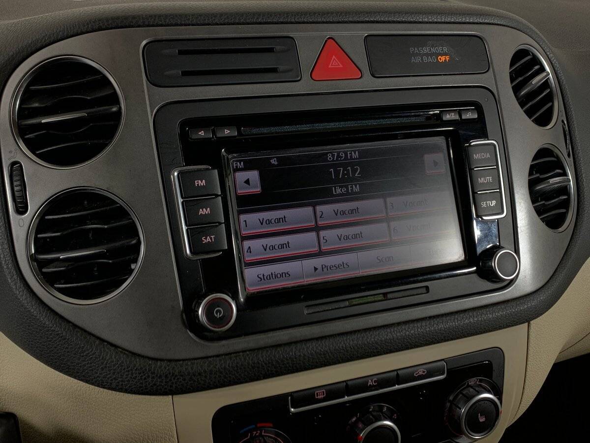 Volkswagen Tiguan, 2010 Фото №15