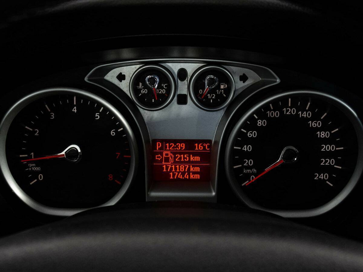 Ford Focus, 2010 Фото №11