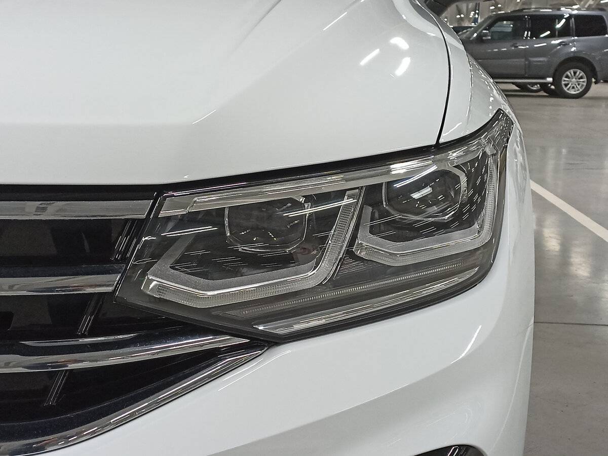 Volkswagen Tiguan, 2022 Фото №17