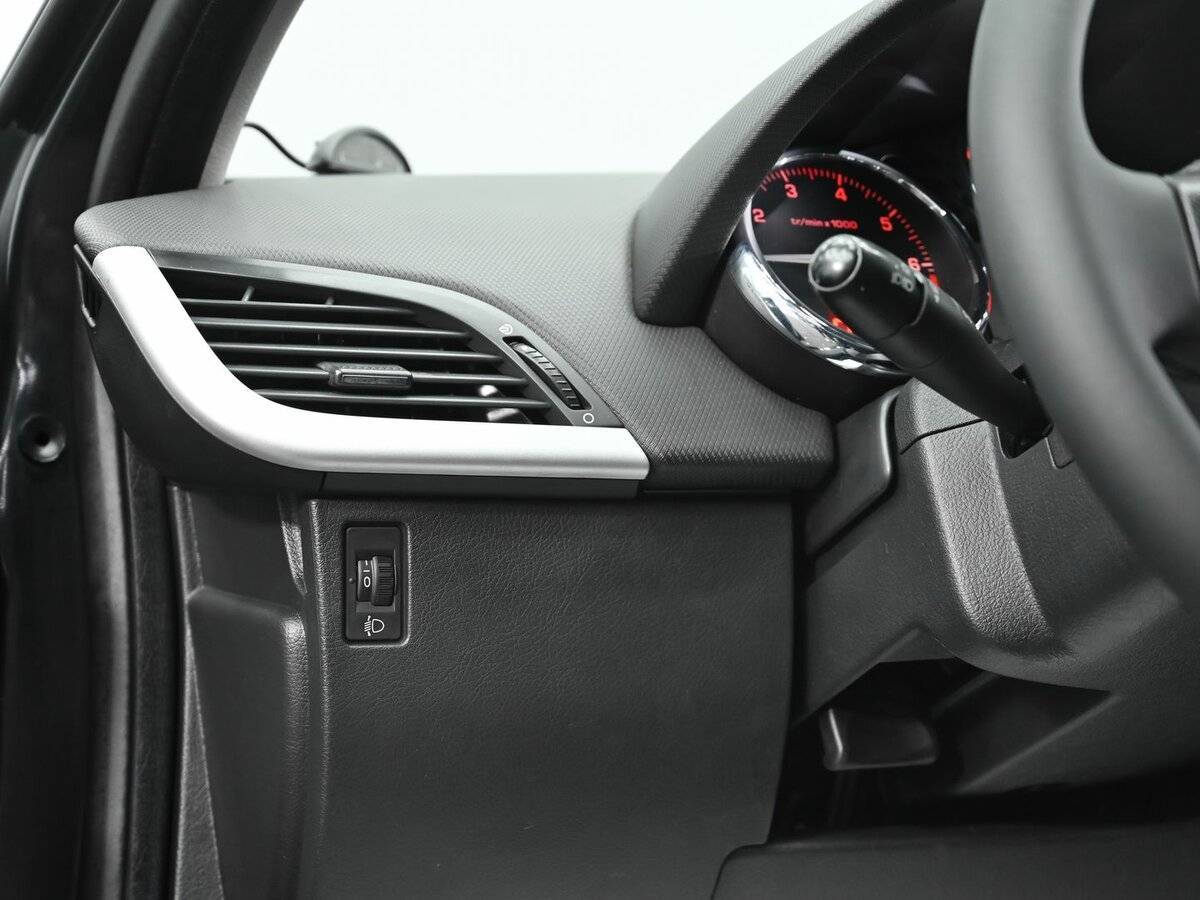 Peugeot 207, 2008 Фото №10