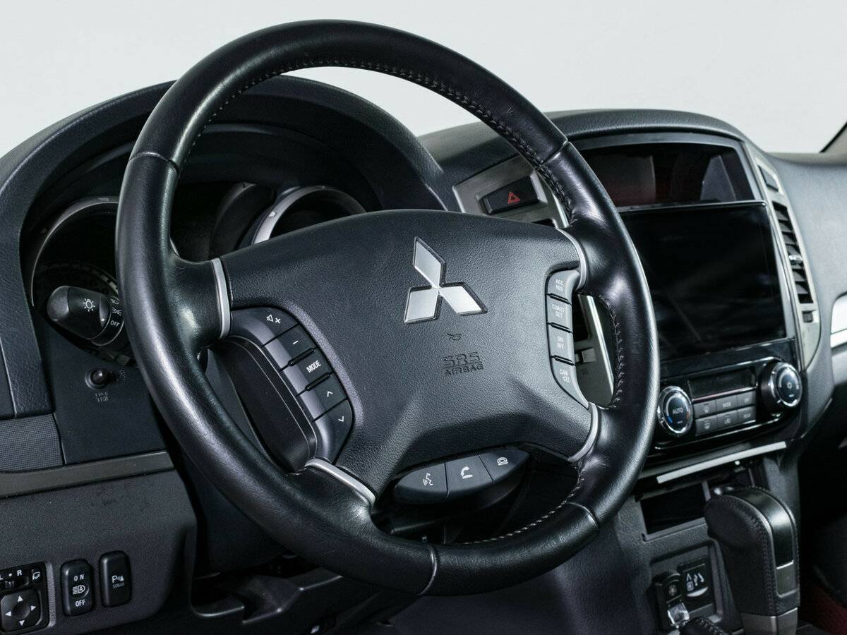 Mitsubishi Pajero, 2021 Фото №13