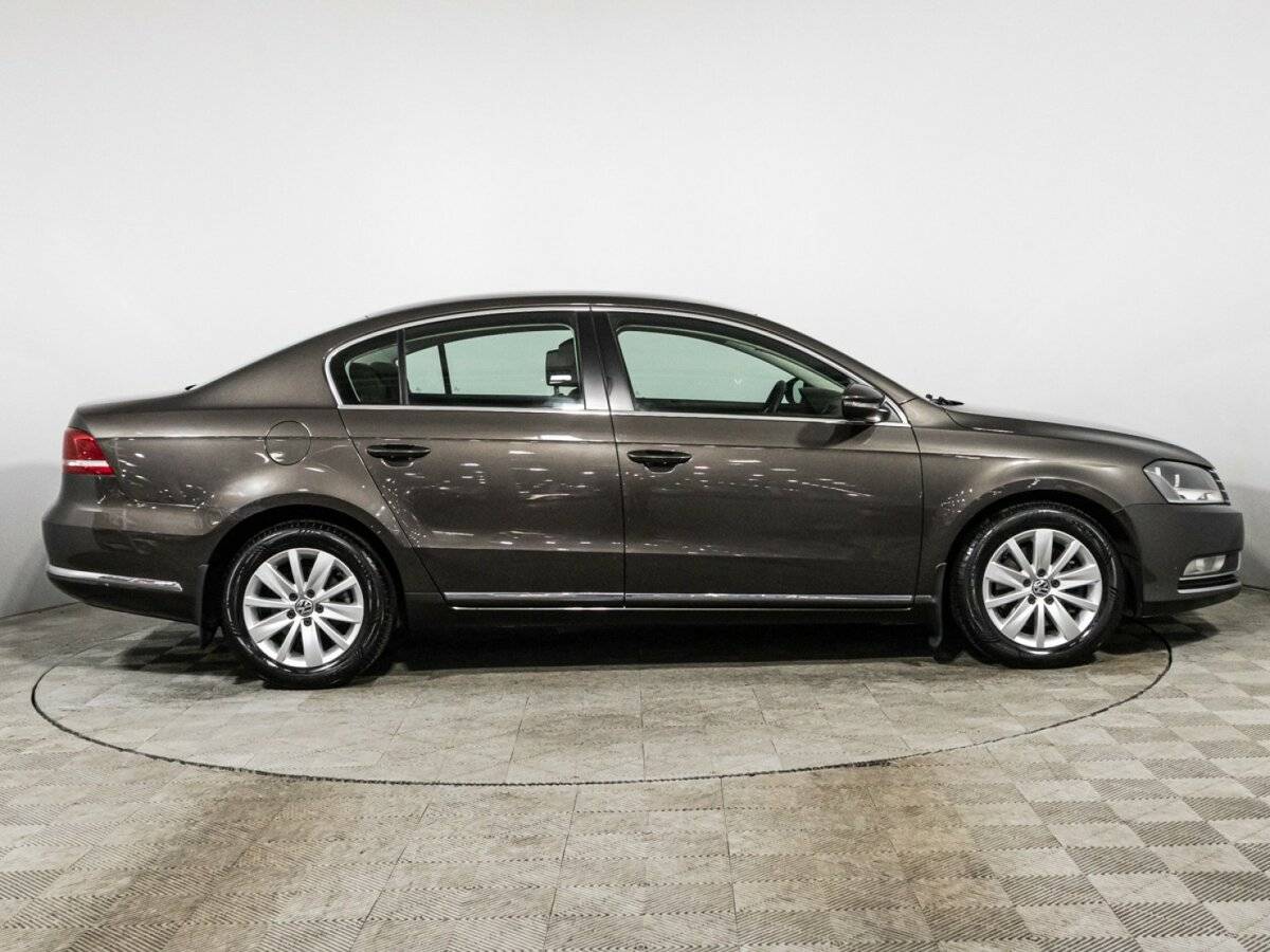 Volkswagen Passat, 2011 - 229 885 км. | Фото №4