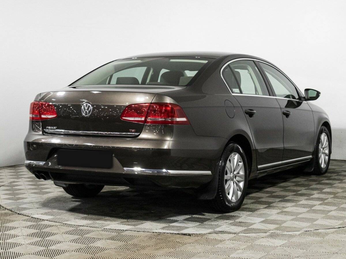 Volkswagen Passat, 2011 - 229 885 км. | Фото №5