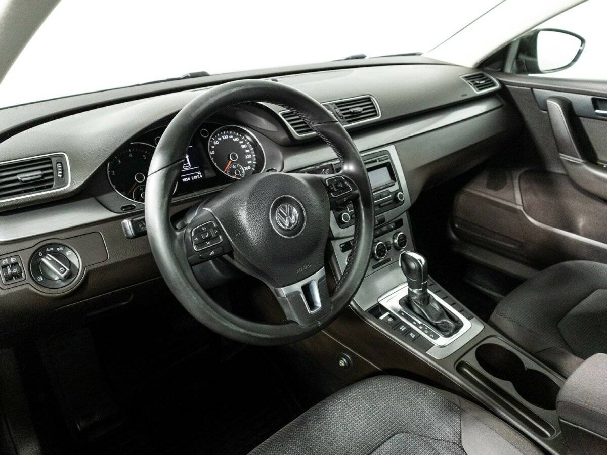 Volkswagen Passat, 2011 Фото №11