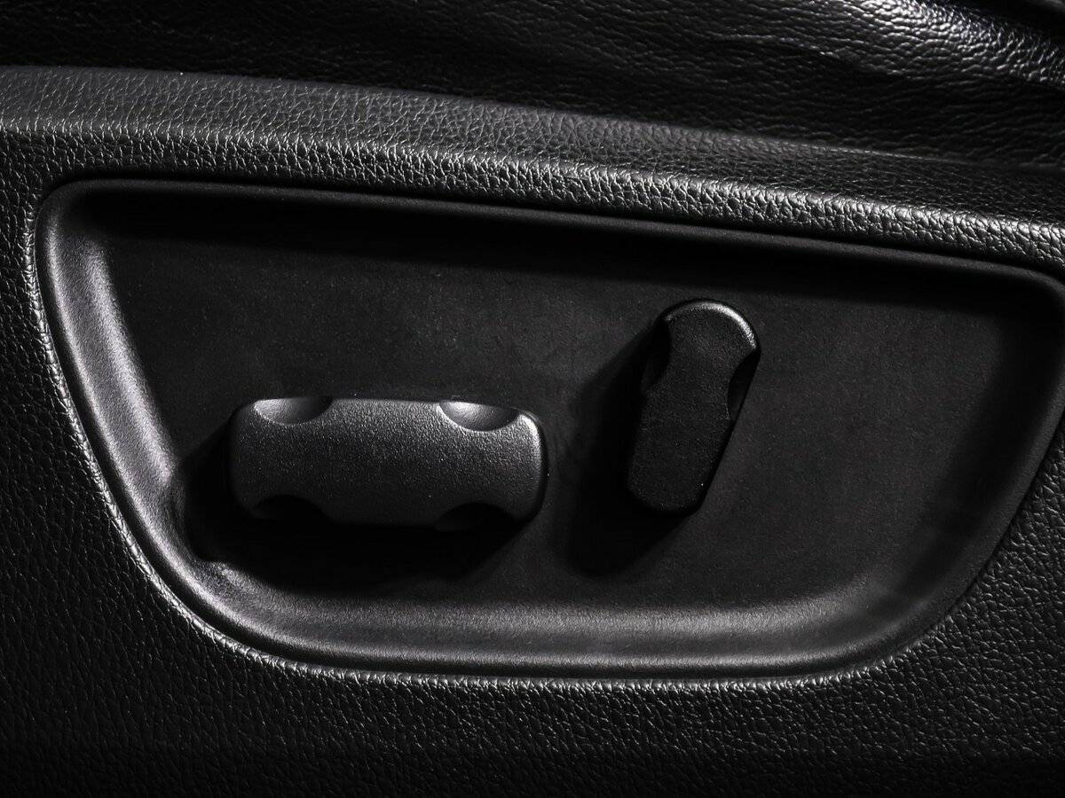 Mitsubishi Pajero Sport, 2017 Фото №16