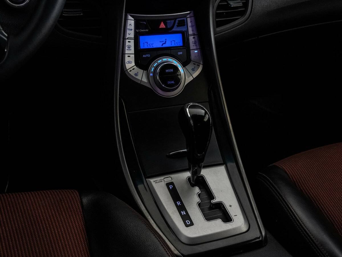 Hyundai Elantra, 2011 Фото №11