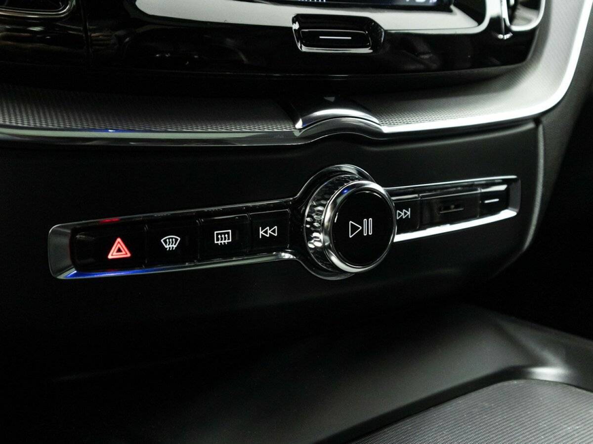 Volvo XC60, 2018 Фото №22