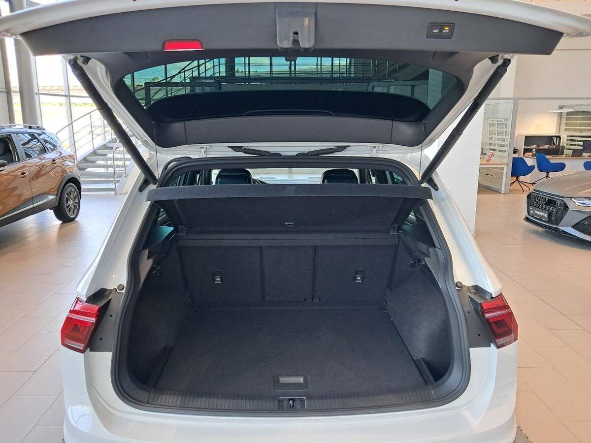 Volkswagen Tiguan, 2021 Фото №10
