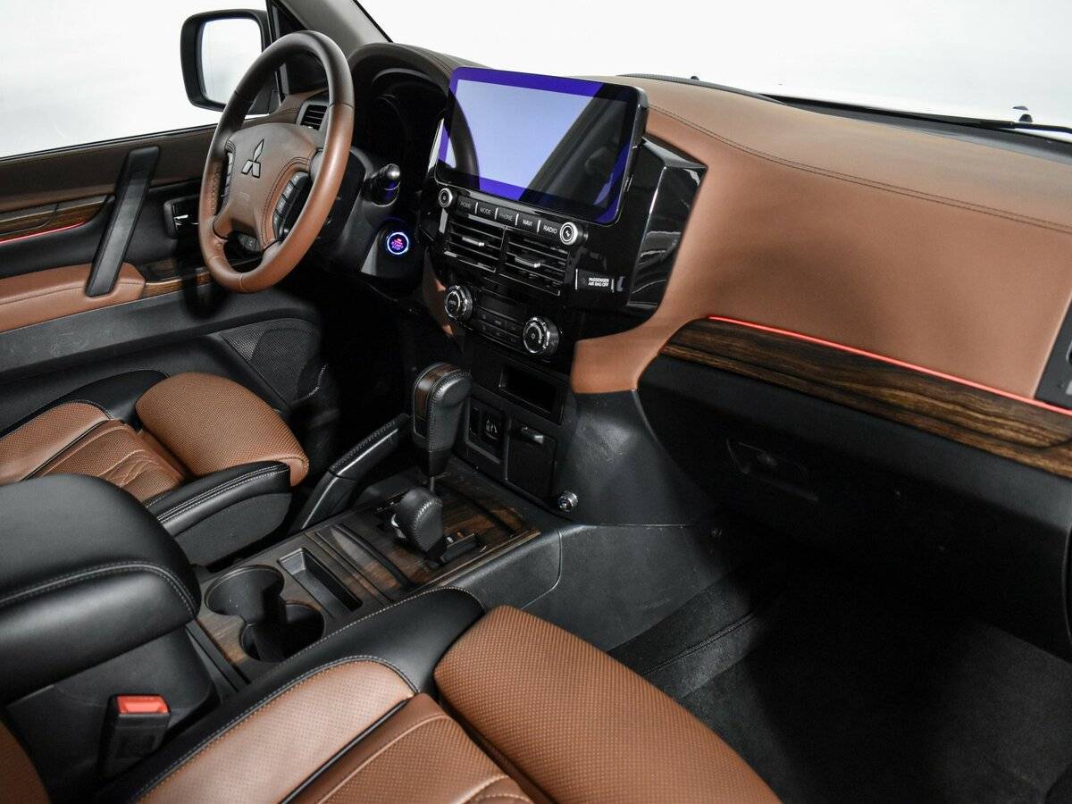 Mitsubishi Pajero, 2022 Фото №11