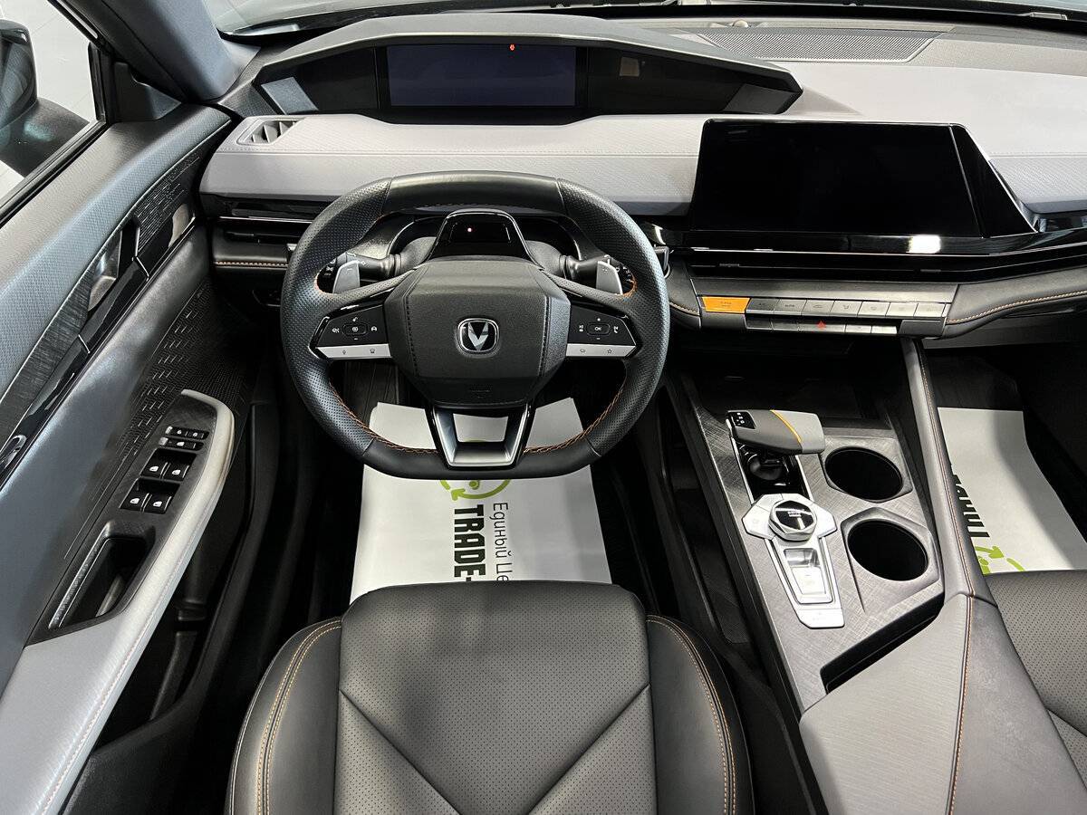 Changan UNI-V, 2023 Фото №11