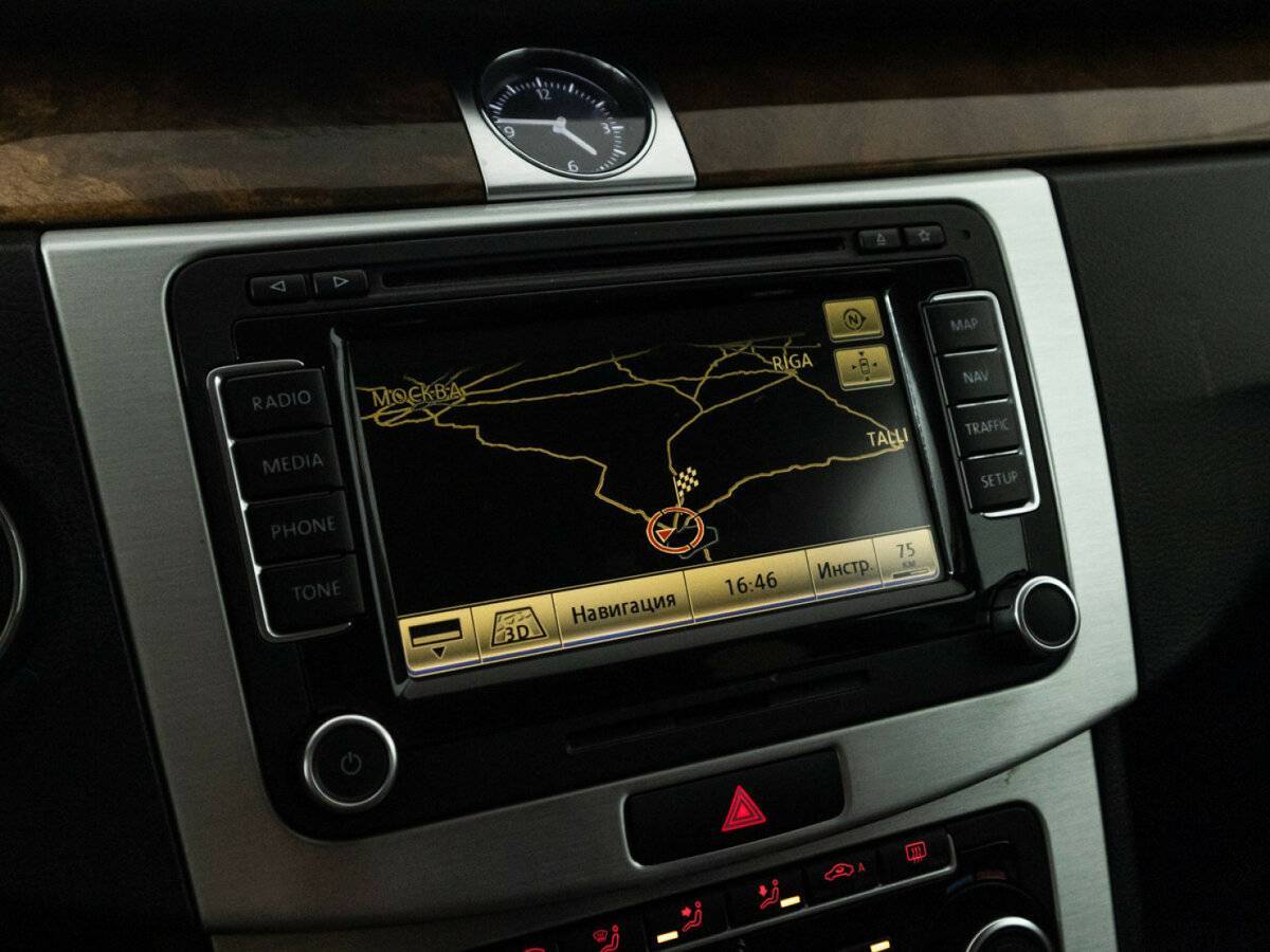 Volkswagen Passat, 2011 Фото №18