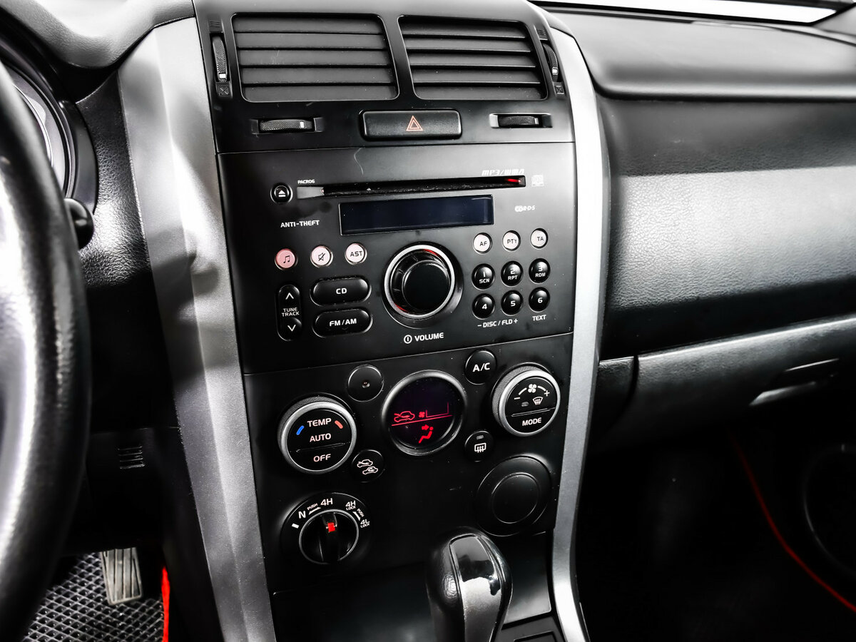 Suzuki Grand Vitara II Рестайлинг, 2010 Фото №15