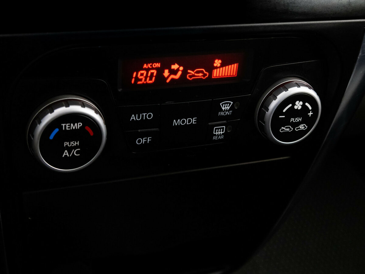 Suzuki SX4 I (Classic) Рестайлинг, 2011 Фото №10