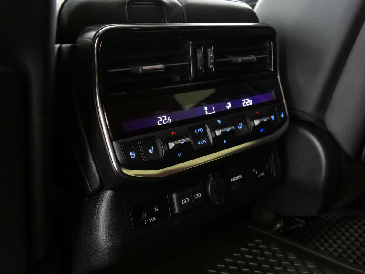 Toyota Land Cruiser 300 Series, 2022 Фото №20