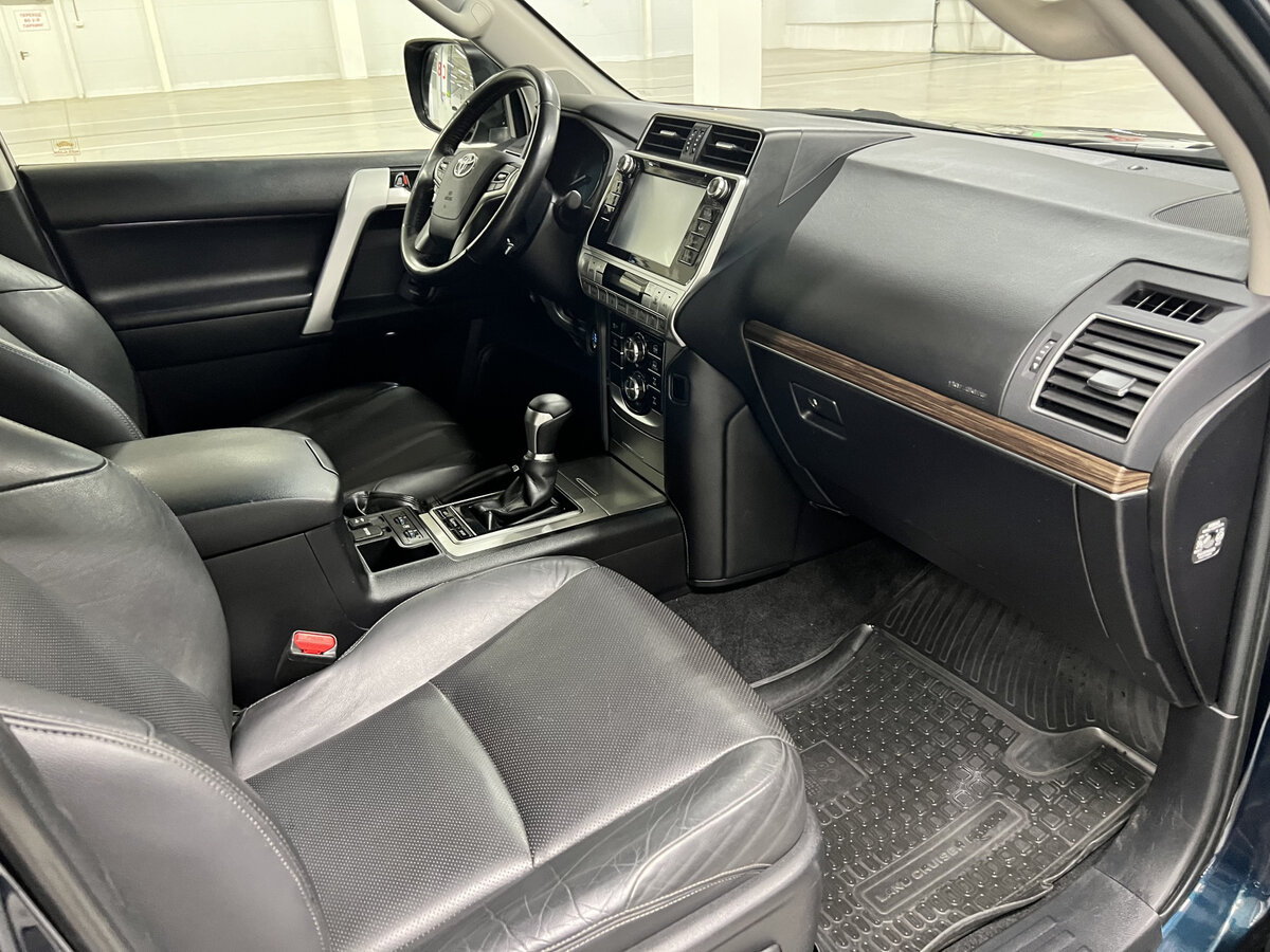 Toyota Land Cruiser Prado 150 Series Рестайлинг 2, 2017 Фото №11