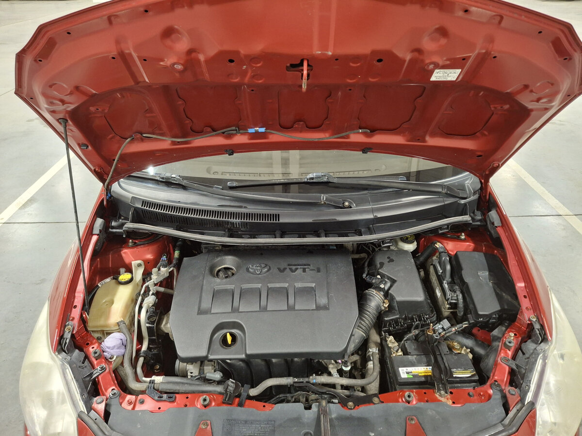 Toyota Auris I Рестайлинг, 2010 Фото №9