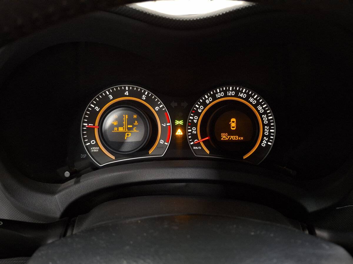 Toyota Auris I Рестайлинг, 2010 Фото №13