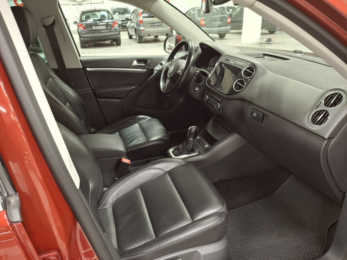 Volkswagen Tiguan I Рестайлинг, 2011 Фото №11