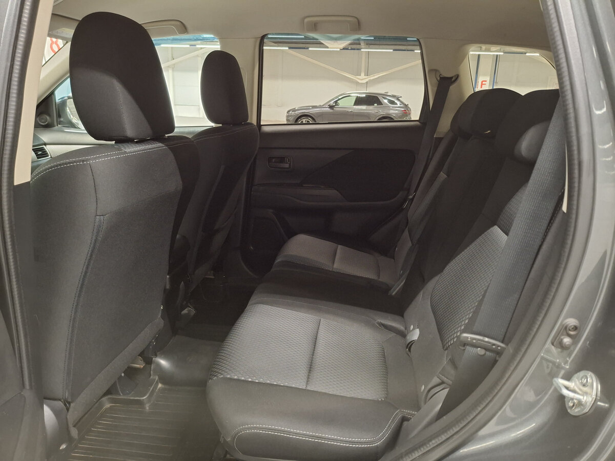 Mitsubishi Outlander III Рестайлинг 2, 2015 Фото №12