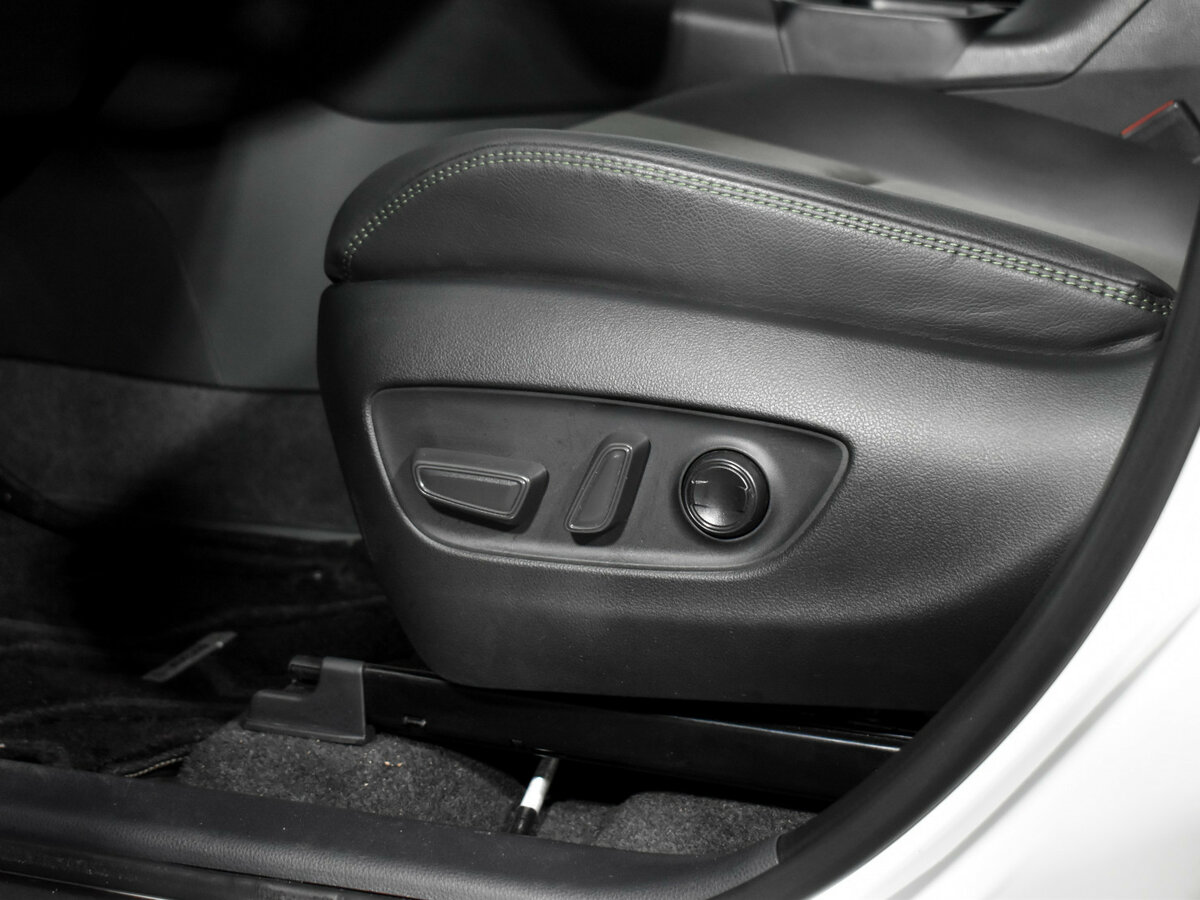 Toyota RAV4 V (XA50), 2024 - 9 100 км. | Фото №8