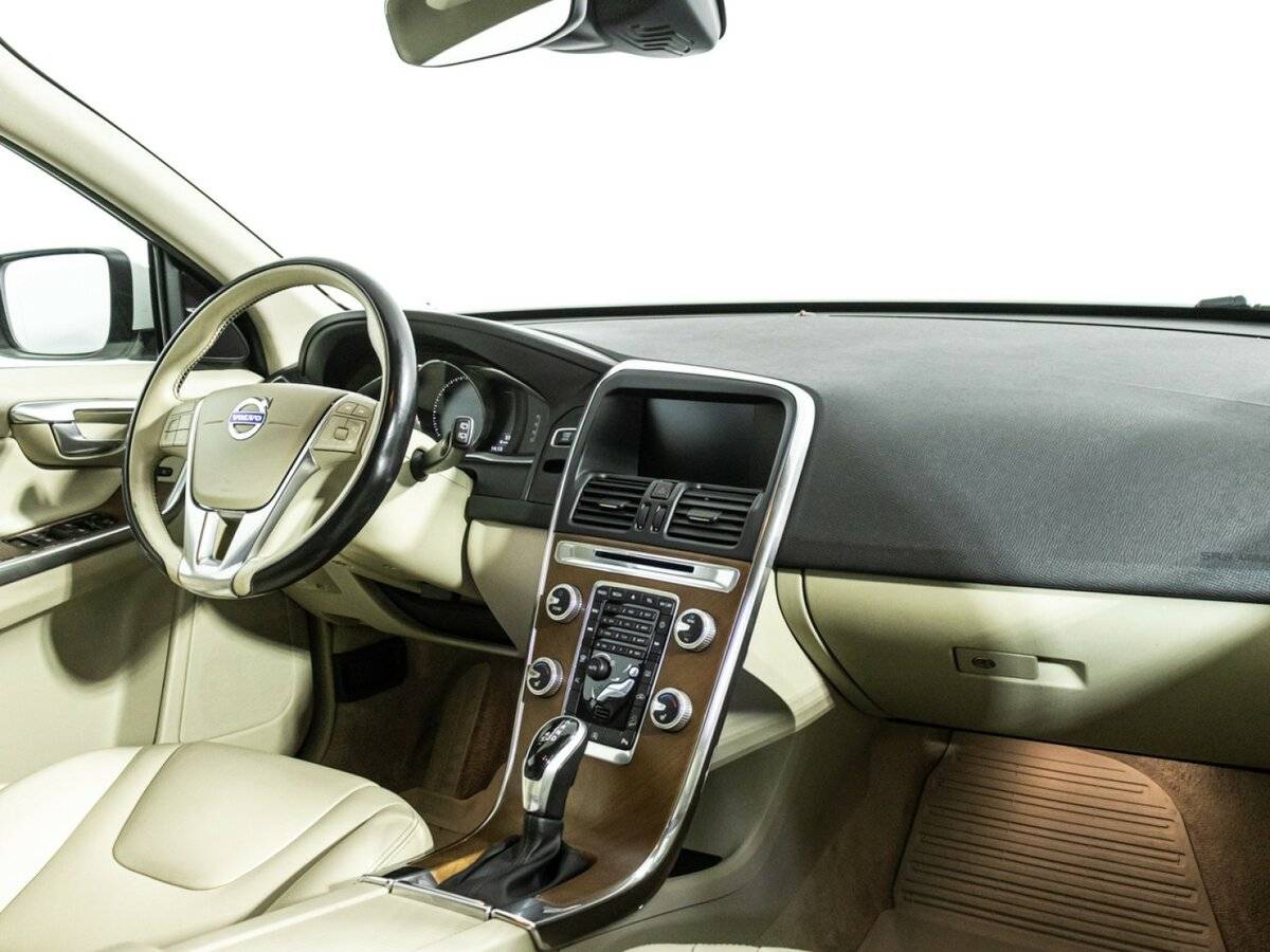 Volvo XC60 I Рестайлинг, 2016 Фото №9