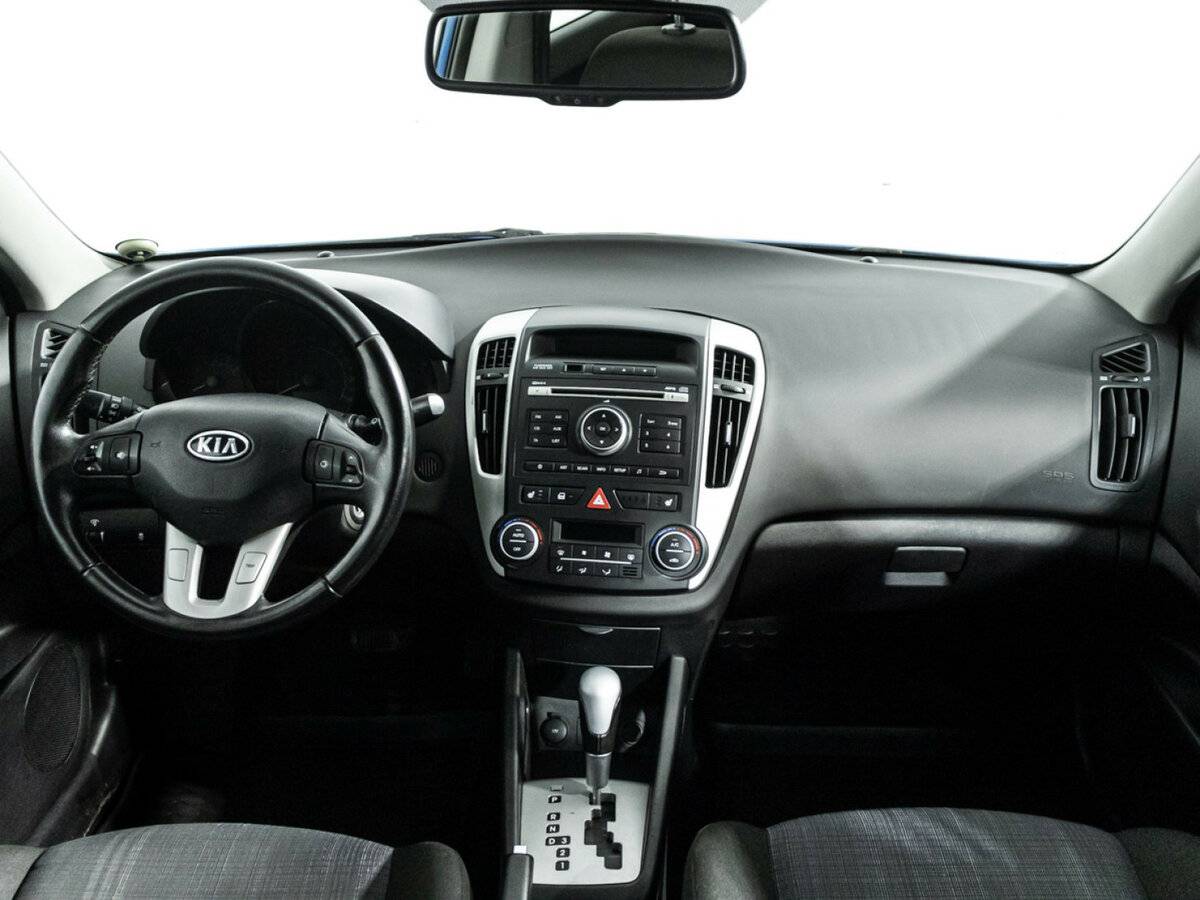 Kia Ceed I Рестайлинг, 2010 Фото №13