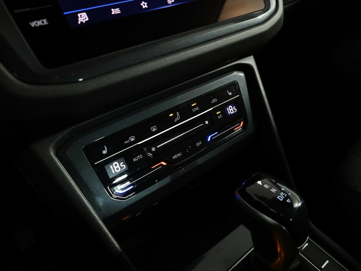 Volkswagen Tiguan II Рестайлинг, 2021 Фото №23