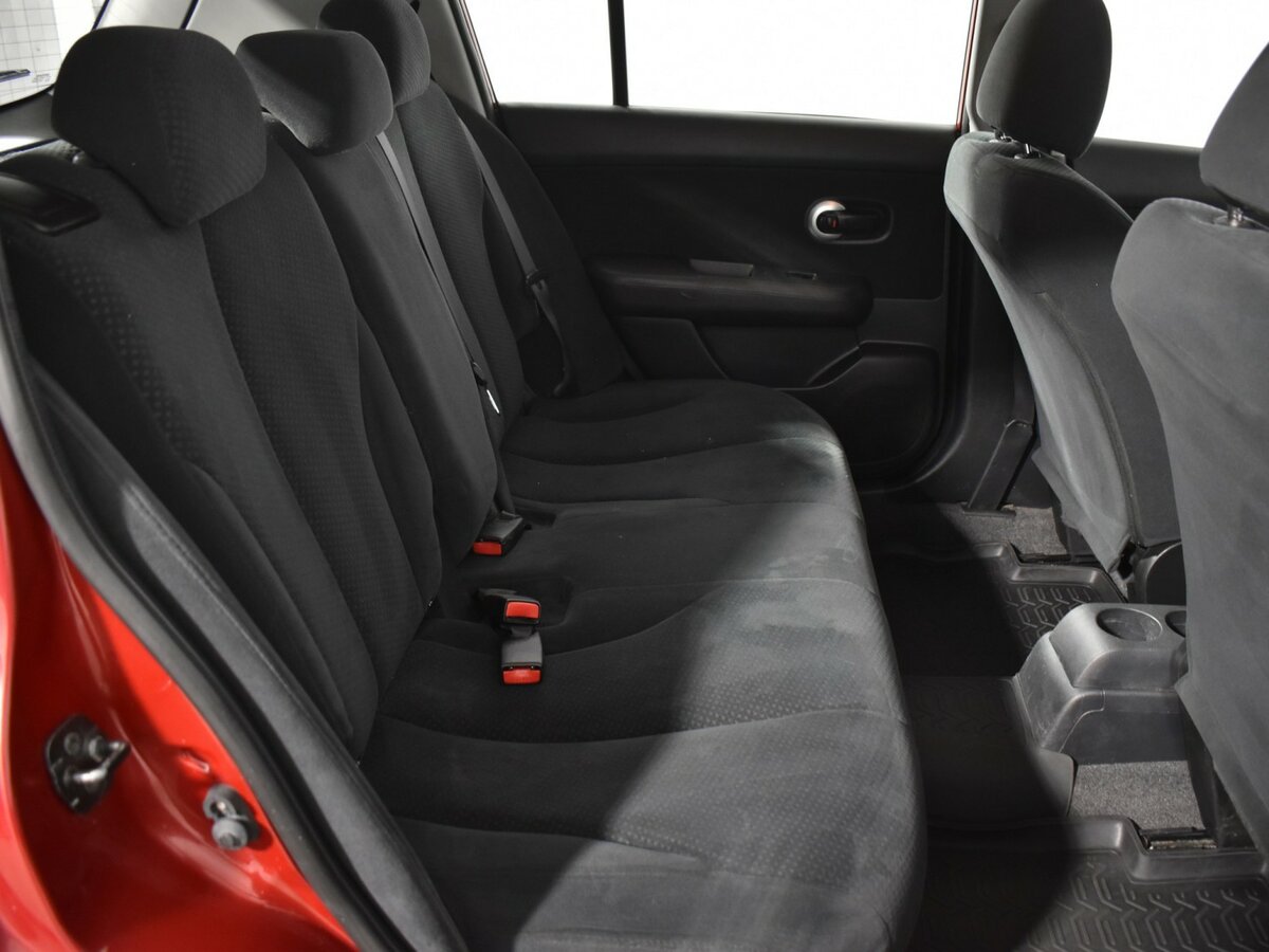 Nissan Tiida I Рестайлинг, 2010 Фото №10