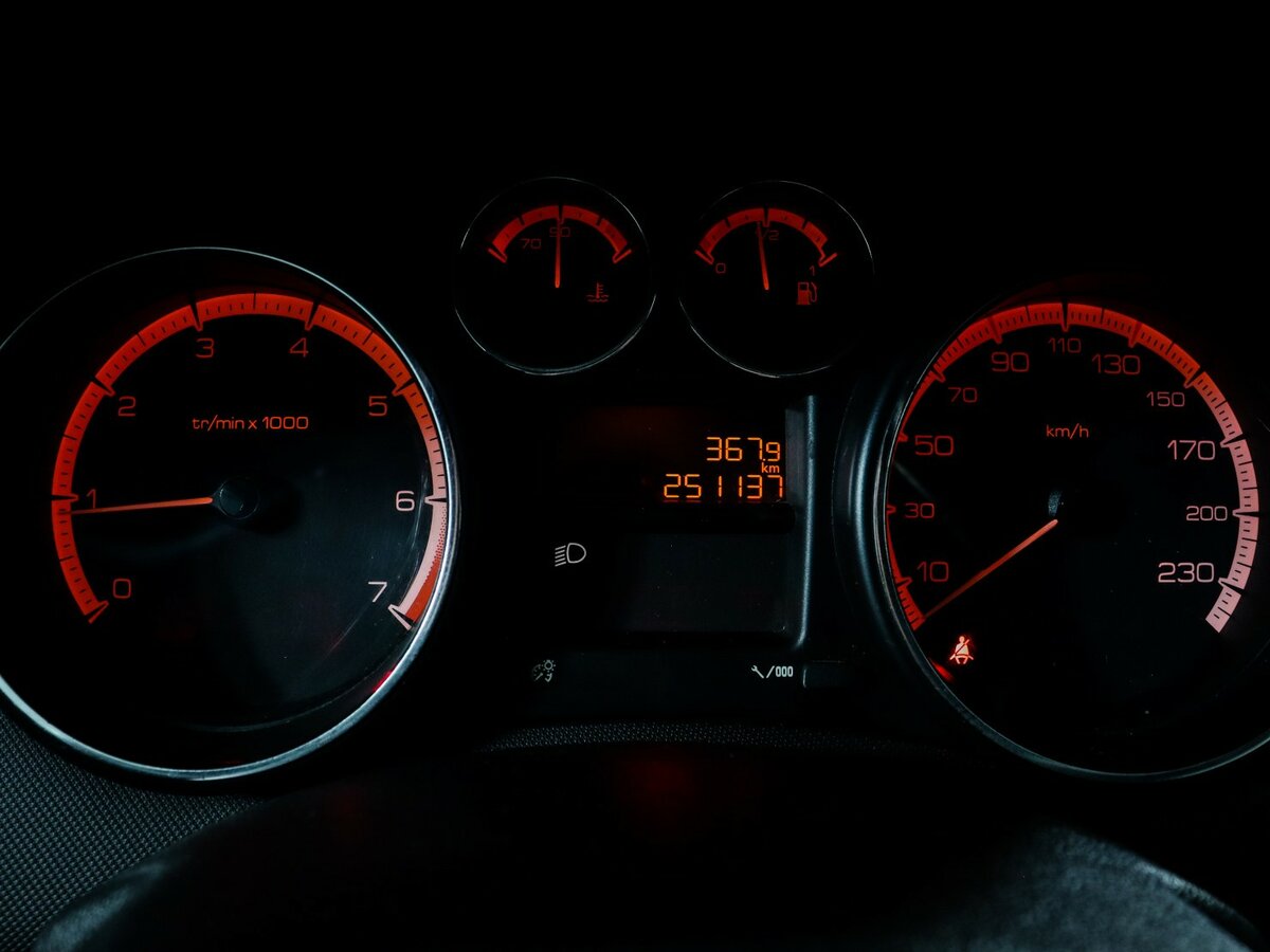 Peugeot 308 I, 2011 Фото №9